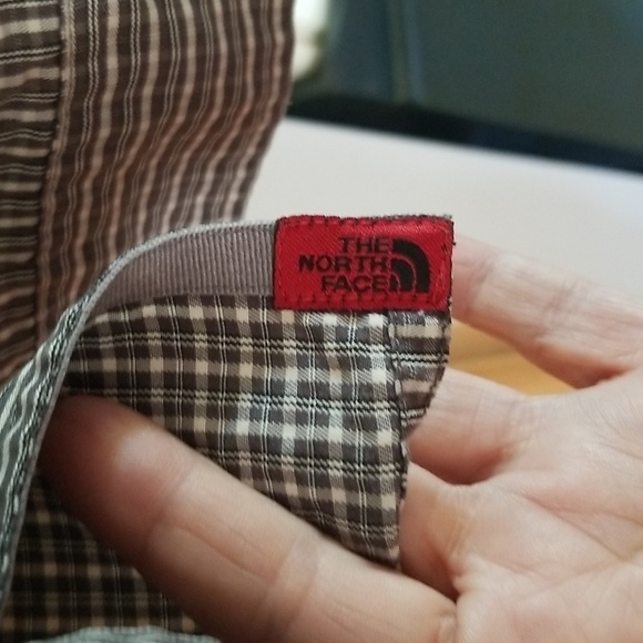 NORTHFACE Button Down Roll Tab Sleeve Mens Shirt Size Medium - Picture 6 of 10